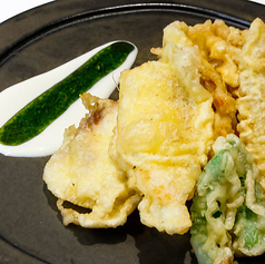 お魚と野菜のフリット~サワークリームソースと大葉のソース~