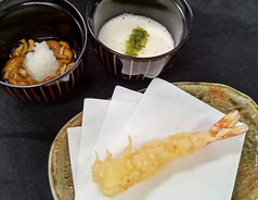 トッピング三種(なめこおろし、とろろ、エビ天付き)