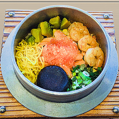 海鮮とアボカドの彩り釜飯