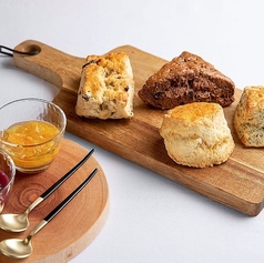 ホテルシェフ手造りのスコーン♪