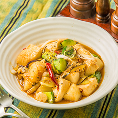 カミナリ豆腐　◆豆腐と野菜のピリ辛ゴマ風味炒め