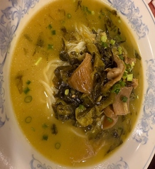 高菜漬けと牛すじのビーフン