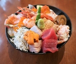 ランチは海鮮丼からお試しください！