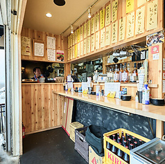 立ち飲みテーブル4席もご用意しております！