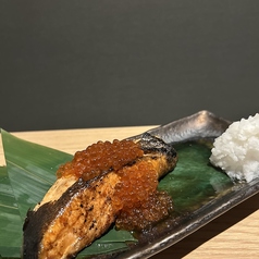 銀鮭の塩焼き～いくらのせ～