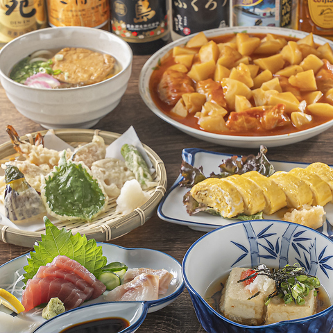 市場直送の刺身やおばんざい、讃岐うどんが楽しめる家庭的な居酒屋。