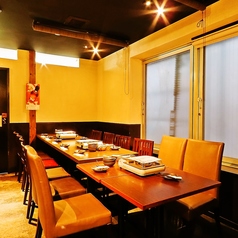 【10名様～20名様向けの座敷席】打ち上げにぴったりです。お得なプランを多数ご用意しておりますので、ご予算やご利用シーンに合わせてお選びいただけます。※店内写真はイメージ写真を使用しています