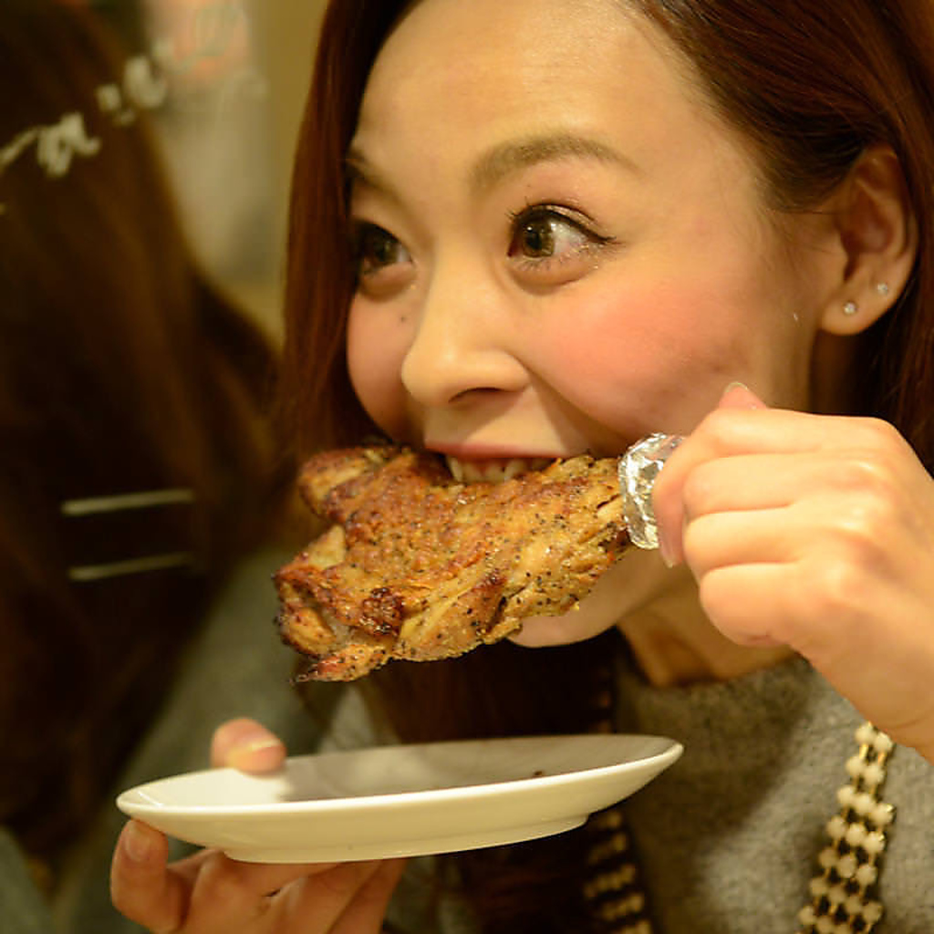 がブリチキンといえば“骨付鳥”「がブリ」といただく♪