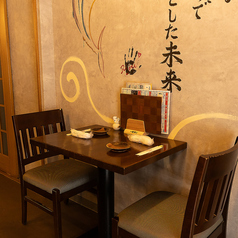 テーブル席でも藁焼きが見れます♪