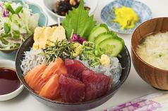 生・釜揚げしらす・まぐろ・サーモン丼