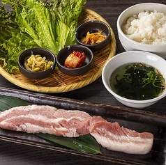 焼肉 王道 familiar あべのキューズモール店のおすすめランチ1