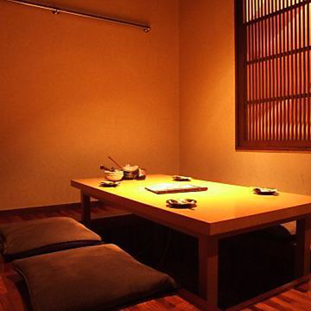 落ち着ける雰囲気の掘りごたつ席はゆっくり寛げる空間…