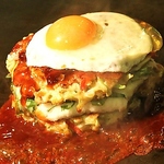 一番人気！当店オリジナルのジュウジュ～お好み焼。ふわふわの山芋と大葉がアクセント♪