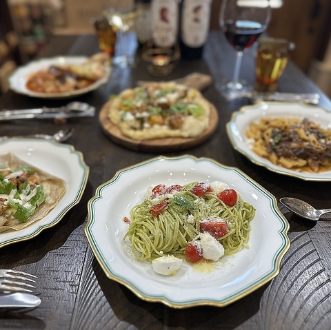 厳選されたヨーロッパ・ワインとビストロ料理を、最高の雰囲気の中、お楽しみください