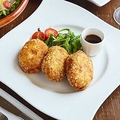 料理メニュー写真&nbsp;自家栽培のじゃがいもで作った特製コロッケ
