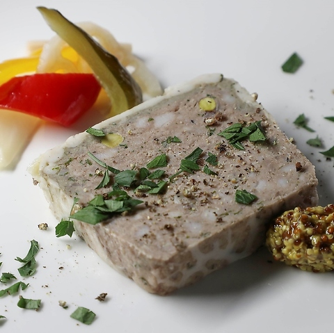 古民家をリノベーションした当店はビストロ料理とナチュラルワインをご用意してます♪