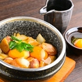 料理メニュー写真 石焼き廣島赤鶏親子丼