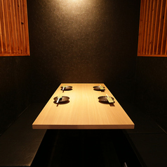 4名様から最大22名様までご利用可能のテーブルタイプのお席です。