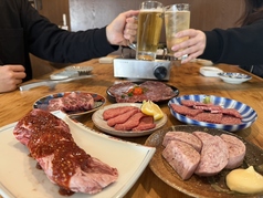 肉とちょい呑み屋トト2号店テーブルのコース写真