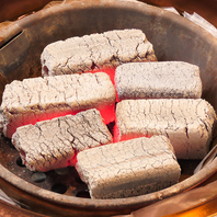【香ばしさUP！炭火で焼き上げる本格焼肉】