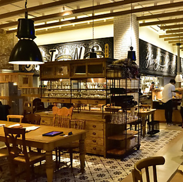 GATHER EATING HOUSE ギャザーイーティングハウス みなとみらいの雰囲気1