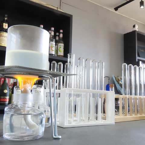 Cafe Bar & Science Room Kleines NClX