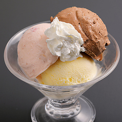 ３種のアイス盛り