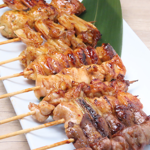 名物！あつ玉串や鳥もつ肉豆腐や飲み放題コースが楽しめる大衆酒場！