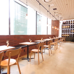 外を見ながらゆったりとした時間をお過ごしいただけます(電源有)