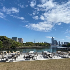 テイクアウトを屋外で海を眺めながら…♪