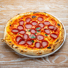 サラミたっぷりミラノ風ピッツァ