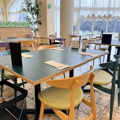 一般的なテーブル席