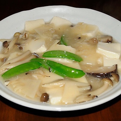 蟹肉（ズワイガニ）と豆腐の煮込み