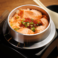 料理メニュー写真 鮭いくら釜飯