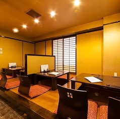 2名様～ご利用いただける掘りごたつ式のお席もご用意しております。