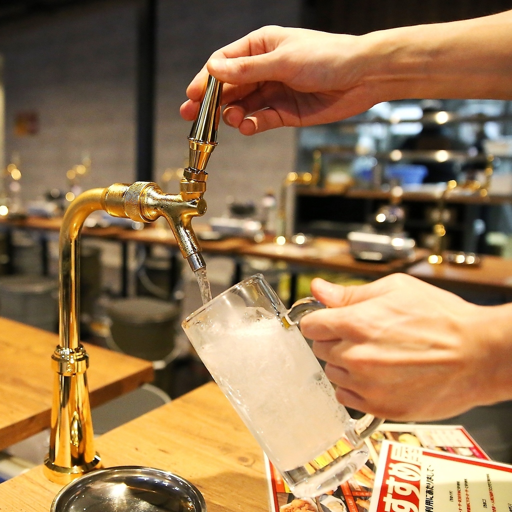 全卓に設置された専用サーバーで待ち時間なく、何杯でも !