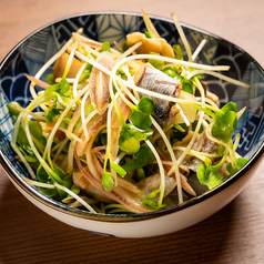 しめ鯖と香味野菜の和え物