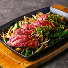 牛鉄板ステーキ　希少部位ざぶとん使用