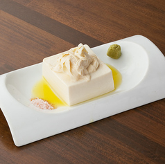 湯葉冷やっこ　オリーブと塩で