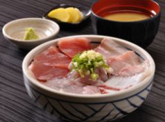 海の幸丼　1400円(税抜)