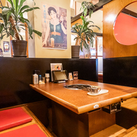 どこか懐かしい雰囲気の店内は半個室もご用意あり◎