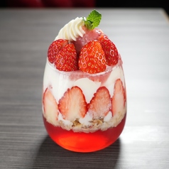 季節のフルーツパフェ