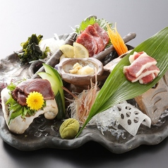 桜の刺身盛り合わせ　3種