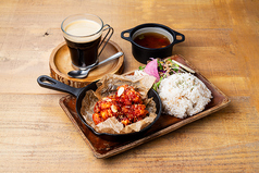 【カフェプレート】ヤンニョムチキン♪ライス・サラダ・スープ・ドリンク付き(14時30分~19時LO)