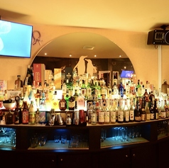 圧巻のバーカウンター！デート利用に最適◎