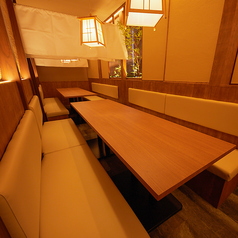 当店のお席は少人数様から団体様まで幅広くご利用頂けますよう多数お席をご用意！お席のご希望もお伺いしております！極力ご要望にはお応えしますが混雑状況によって、ご案内できない場合がございます。ご了承くださいませ。