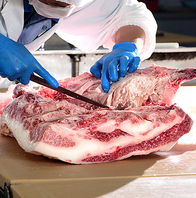 精肉問屋直営店だからできる、安くて美味しいお肉を提供