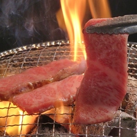 香ばしく炭火で焼き上げ、代々続くタレで