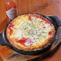 料理メニュー写真 ピザ風チーズオムレツ