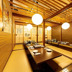 大人数でのご宴会にも対応可能。落ち着いた空間で快適にお過ごしいただけます。